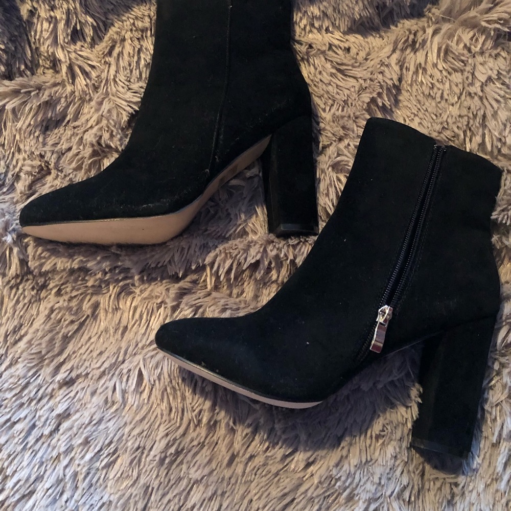 Pretty little thing booties
